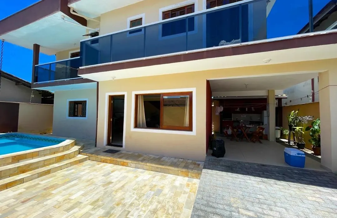 Casa Centro com Piscina-1